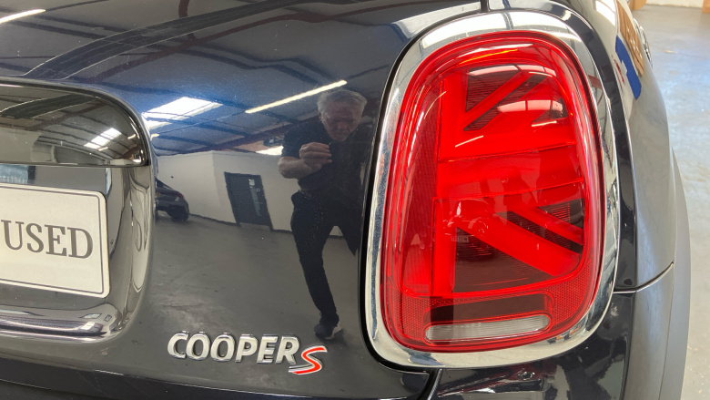 MINI Hatchback 2.0 Cooper S Exclusive 3dr Auto Petrol Hatchback